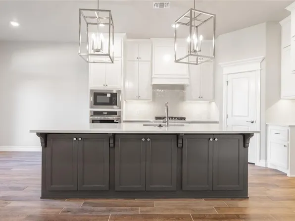 15908 Coneflower Dr, Edmond, OK 73013