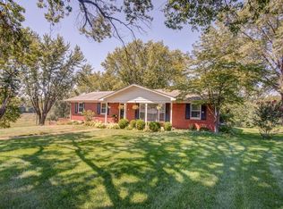 1 Country Ln, Waterloo, IL 62298