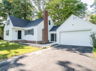 26801 N Woodland Rd, Beachwood, OH