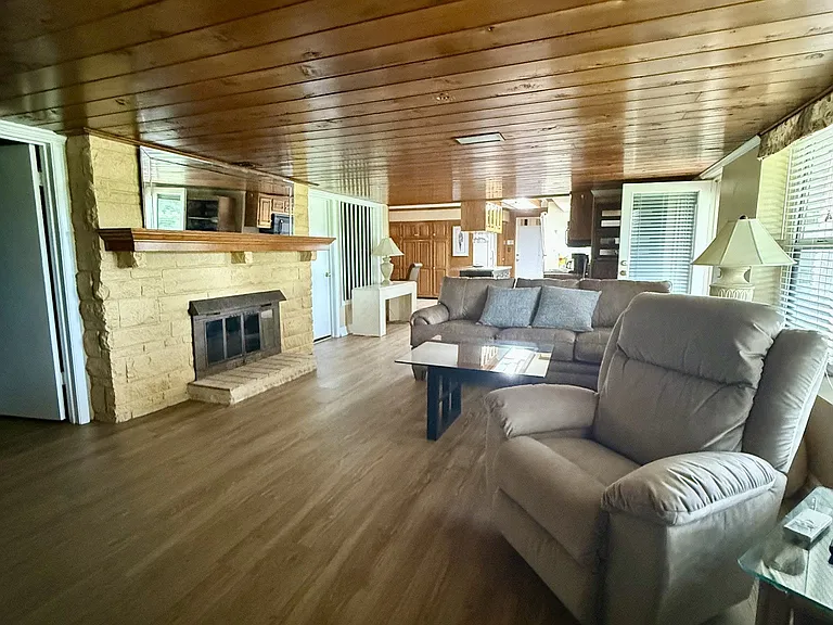1040 Berwick Trl — Photo 10