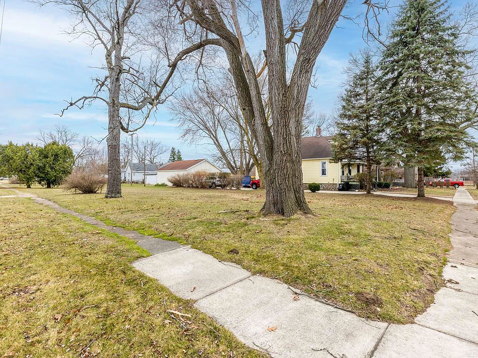 2nd image of 3104 South Blvd