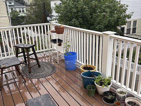 2nd image of 35 Minnesota Ave #2