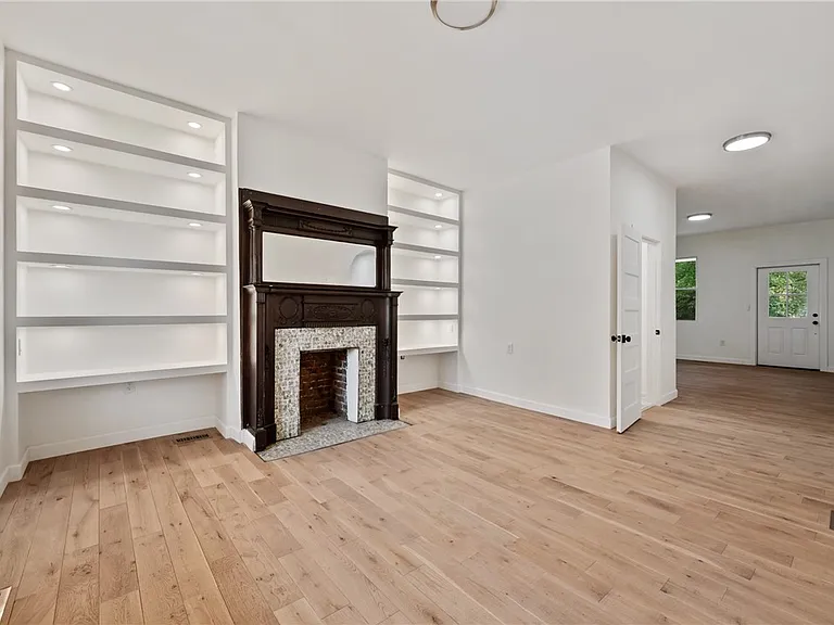 218 Fisk Ave — Photo 4
