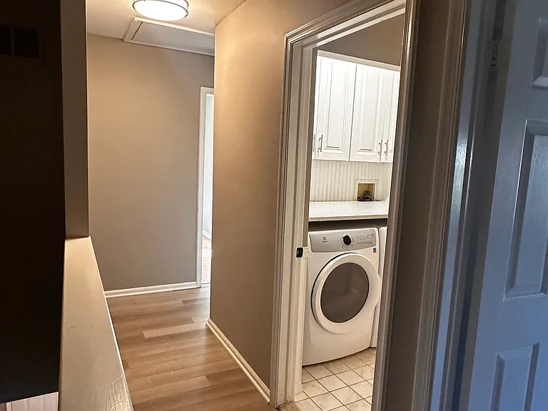 45 Portsmouth Ct — Photo 12