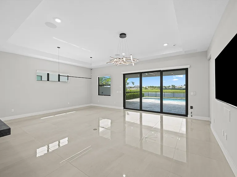 15664 Merritt Dr — Photo 14