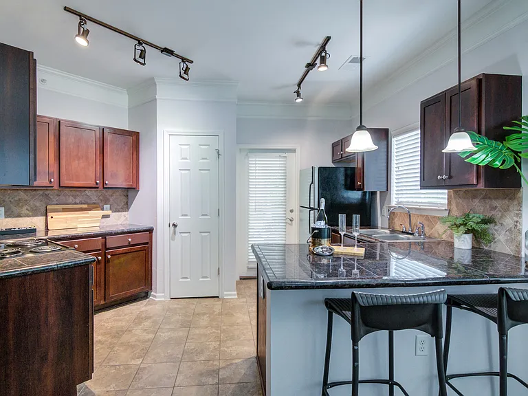 Sovereign at Overland Park — Photo 15