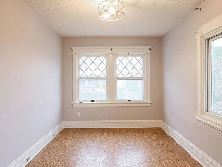 226 Bluff St #1/2 — Photo 8