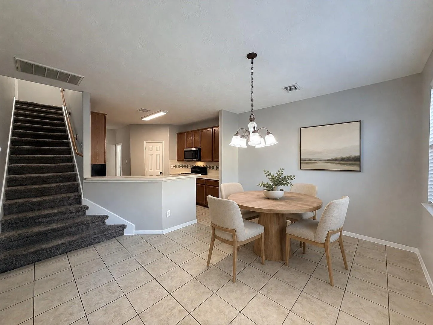 2 bed, 2.5 bath, 1361 sqft, $2,100 — Photo 4
