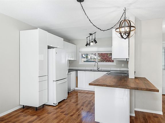 4th image of 400 Robron Rd #13