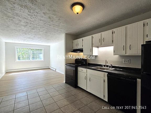 3rd image of 10 Tall Pines Dr APT 11