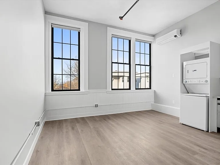 22 Waverly St #102 — Photo 7