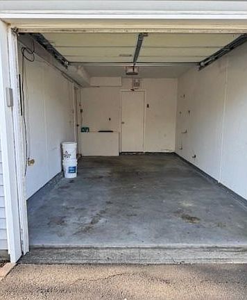 3rd image of 404 Sara Cir