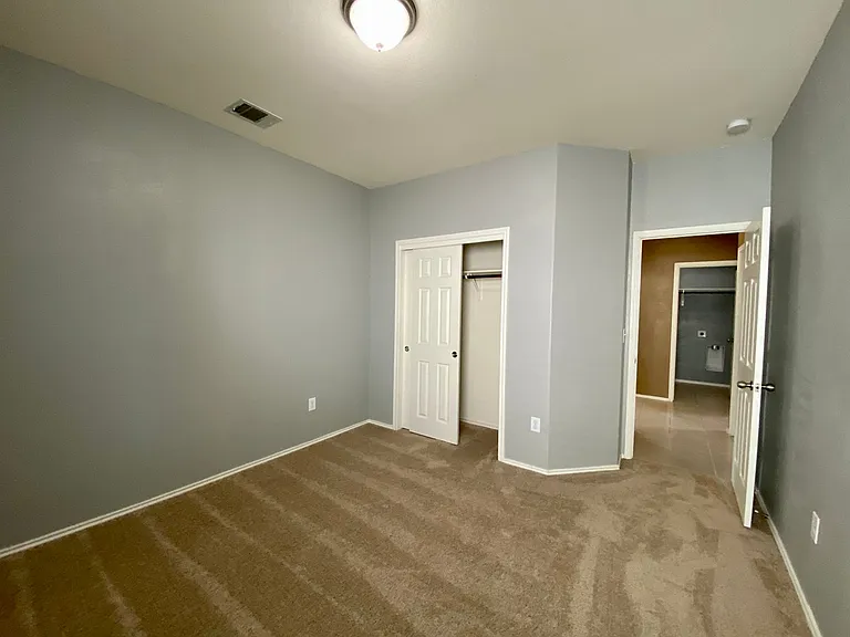 466 Eagle Brook Ln — Photo 21