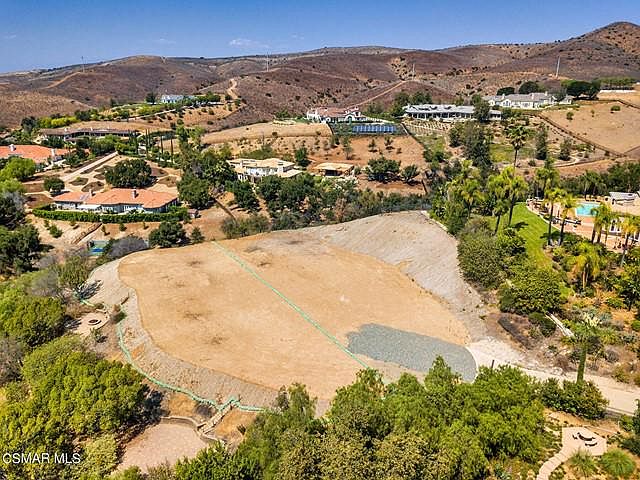 2nd image of 4755 Golf Course Dr