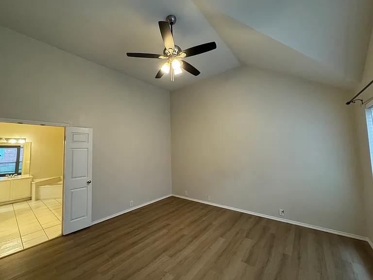 2801 Tallahassee Ct #SINGLE FLOOR — Photo 12