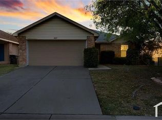 1 Coyote Trl, Haslet, TX 76052