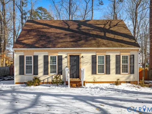 2835 Pine Meadows Cir, Chester, VA 23831