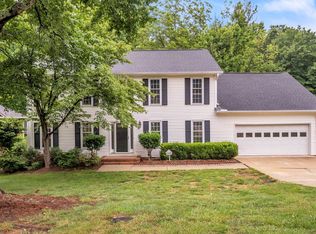 206 W Silverleaf St, Greer, SC 29650