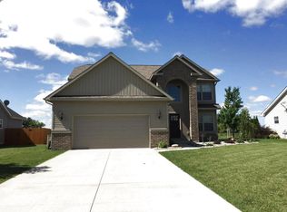 8913 Cottonwood Dr, Freeland, MI