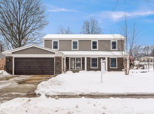 721 E Mill Valley Rd, Palatine, IL 60074