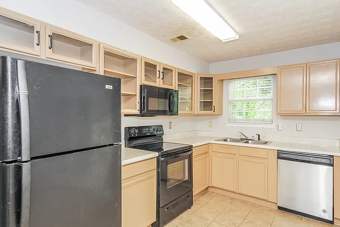 6560 Wellington Chase Ct — Photo 7