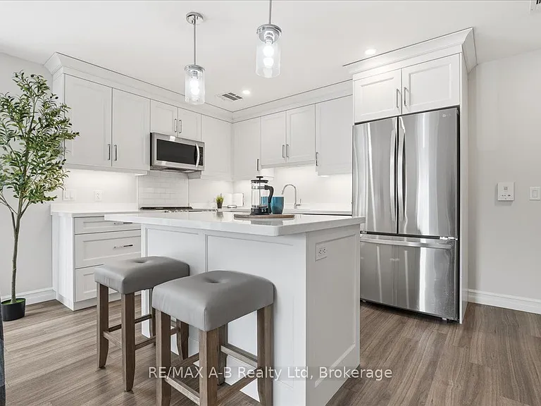 100 Gordon St #103 — Photo 16