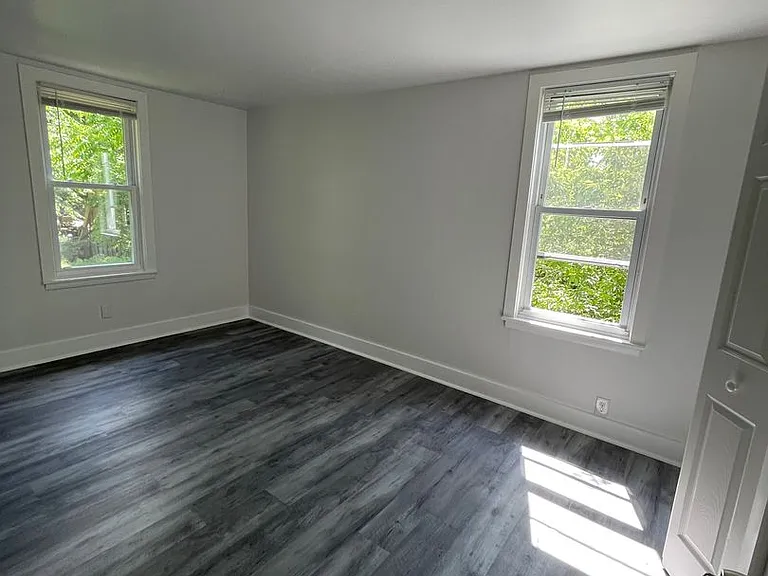 830 Montclair Ave — Photo 5