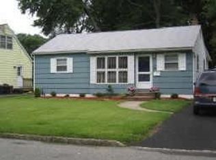 11 Roosevelt Ave, Lake Hiawatha, NJ 07034