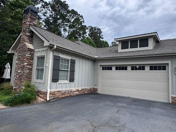 2nd image of 122 Edgewood Ct