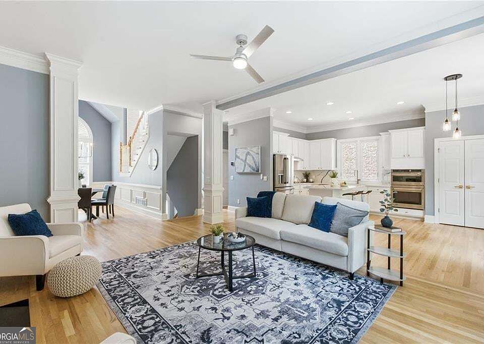 1st image of 2482 Manor Walk