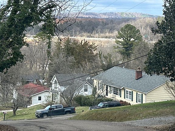 5th image of 407 Overhill Rd