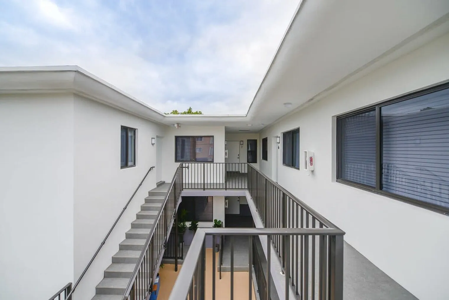1 bed, 1.0 bath, 635 sqft, $1,880 — Photo 4