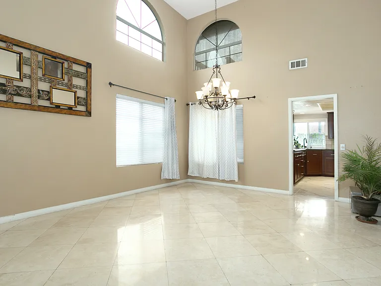 5495 Avenida Del Tren — Photo 10
