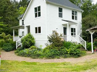 24427 Wax Orchard Rd SW, Vashon, WA 98070