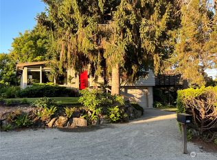 8210 35th St W, University Place, WA 98466