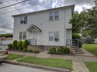 416 24th St APT 4, Moline, IL 61265