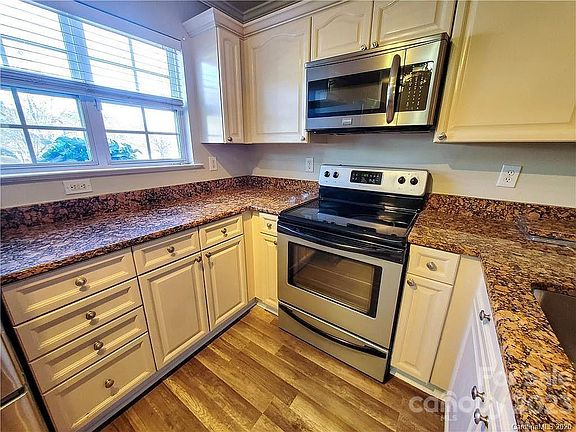 5th image of 3667 Melrose Cottage Dr