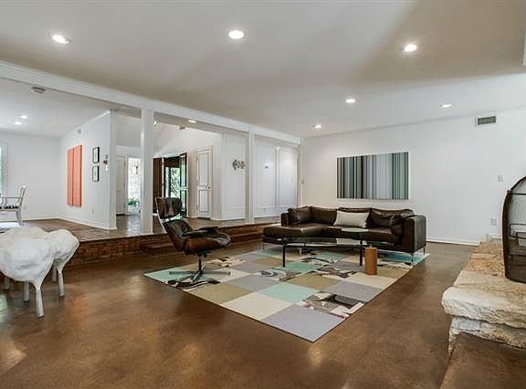 5th image of 14159 Valley Creek Dr