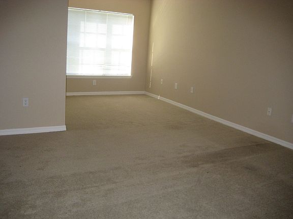 4th image of 4974 Cambridge Blvd APT 202