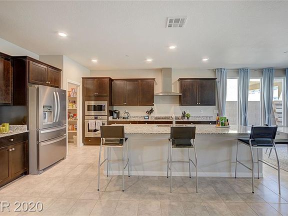 4th image of 4154 Killian Ave