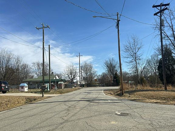4th image of 2421 Van Buren St