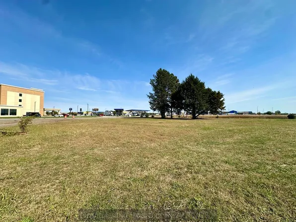 303-309 Knott Ave, Grand Island, NE 68801