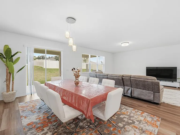 2081 Malbec Ct — Photo 11