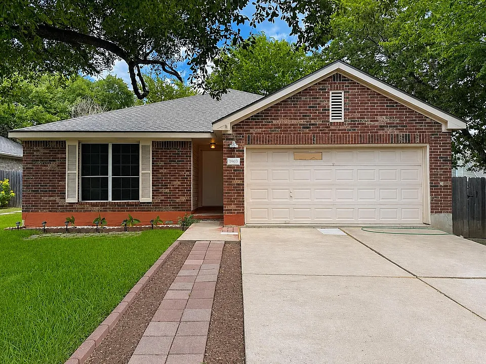 1903 Balsam Way