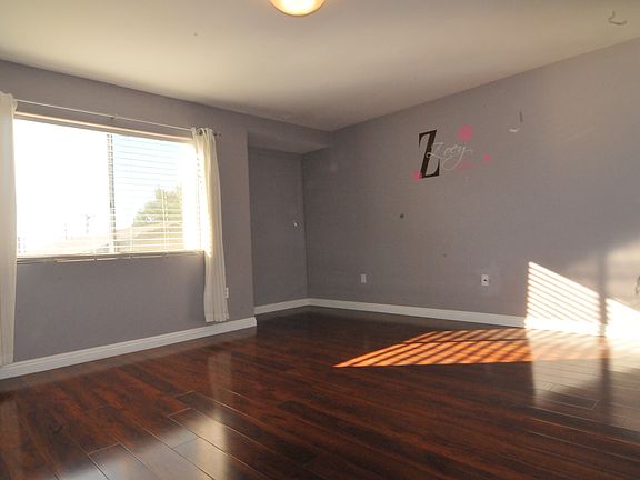 5th image of 938 Huntington Dr Unit O