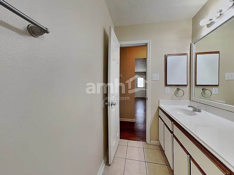 5602 Darby Square Trl — Photo 17