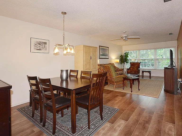 900 Jasmine Ln #9A — Photo 6