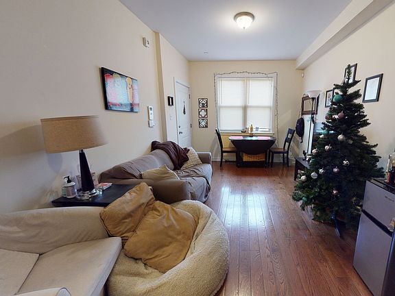 5th image of 1802 Willington St #1