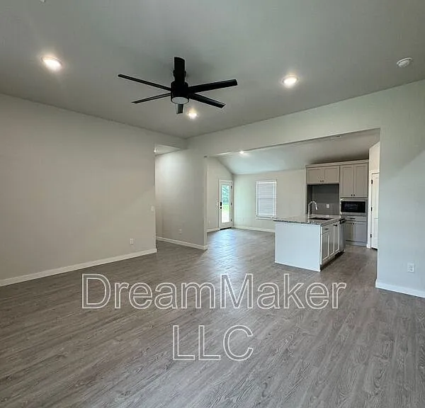 5176 Lily Ln — Photo 2