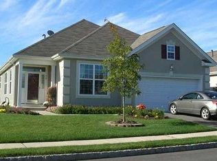 48 Pond View Cir, Barnegat, NJ 08005